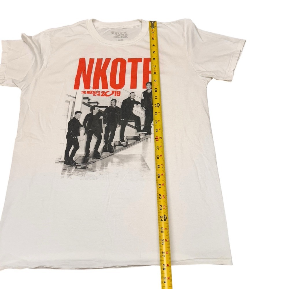 NKOTB Mixtape Tour 2019 White T Shirt Large New kids Tiffany Debbie Gibson - Picture 6 of 8